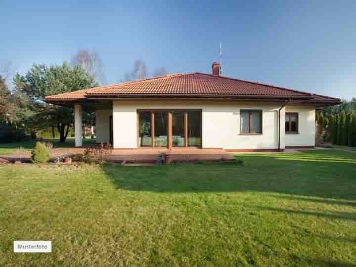 House for sale in 33189 Schlangen