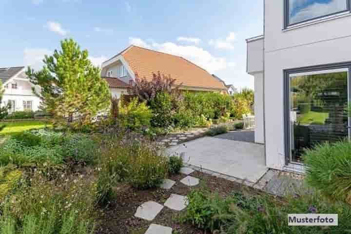 House for sale in 50769 Köln