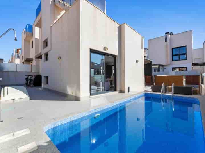 Casa en venta en Nueva Torrevieja - Aguas Nuevas