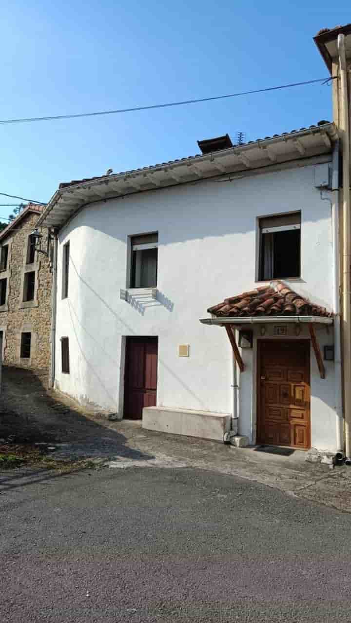 Casa in vendita a Alfoz de Lloredo