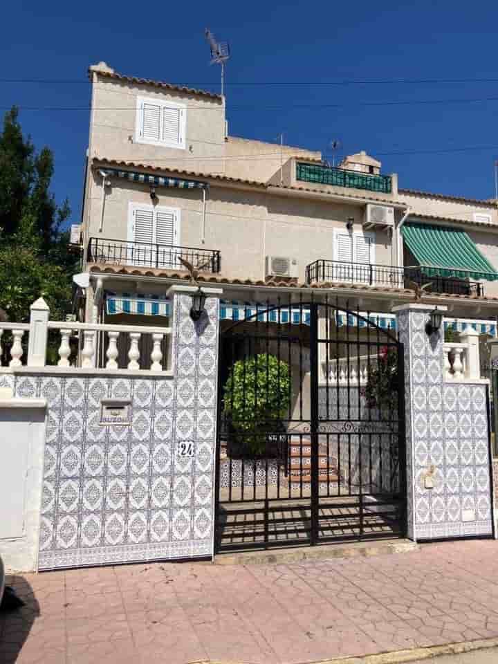 Casa en alquiler en Urbanizaciones