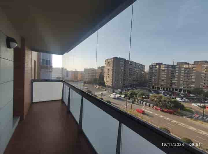 Apartamento para arrendar em Zaragoza