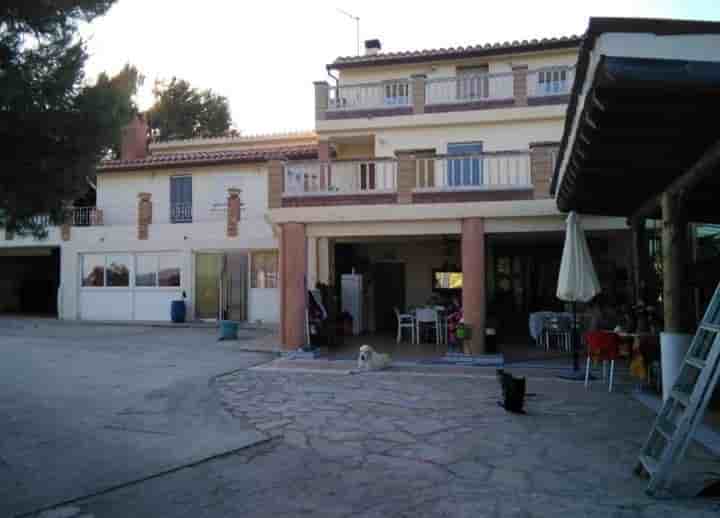 House for sale in Flix