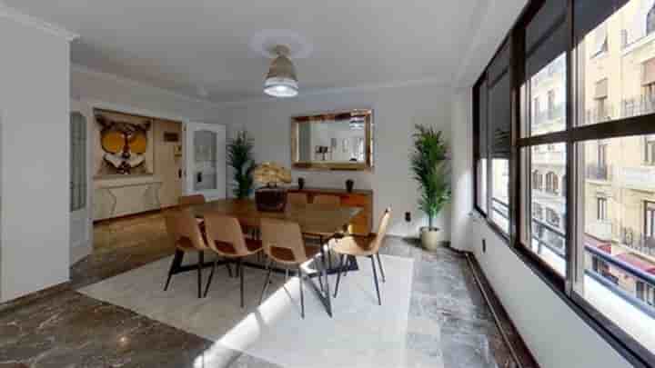 Apartment for sale in Valencia