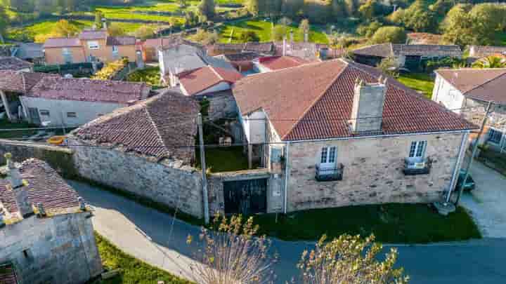 Hus till salu i Antas de Ulla