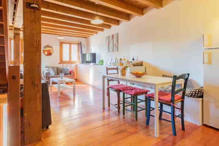 Дом для продажи в Villamayor de Monjardín