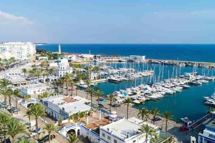 Apartamento en venta en Puerto de Estepona