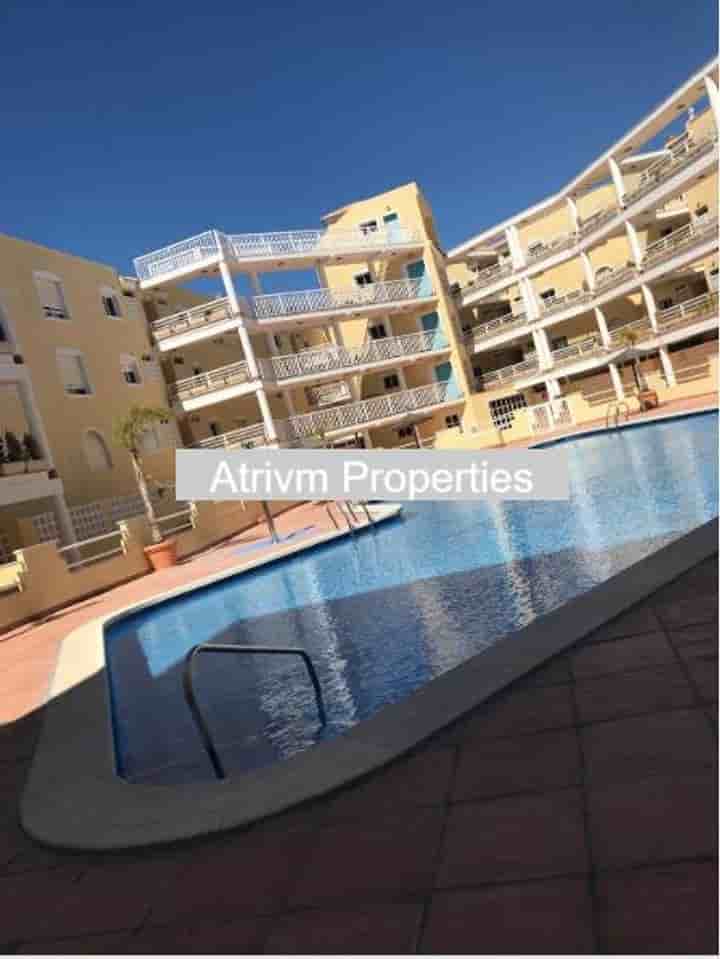 Apartamento para arrendar em Campoamor