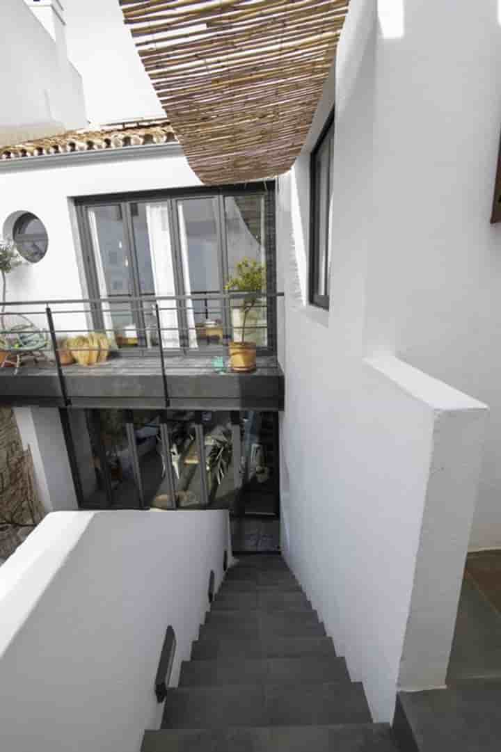 House for sale in Estepona