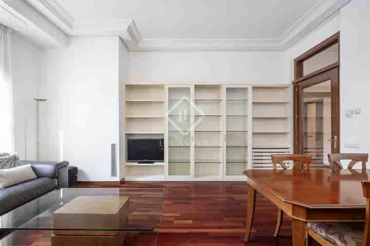 Apartamento para arrendar em Barcelona