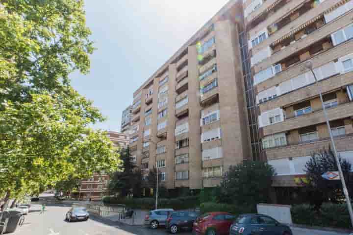 Apartamento para arrendar em Vallehermoso