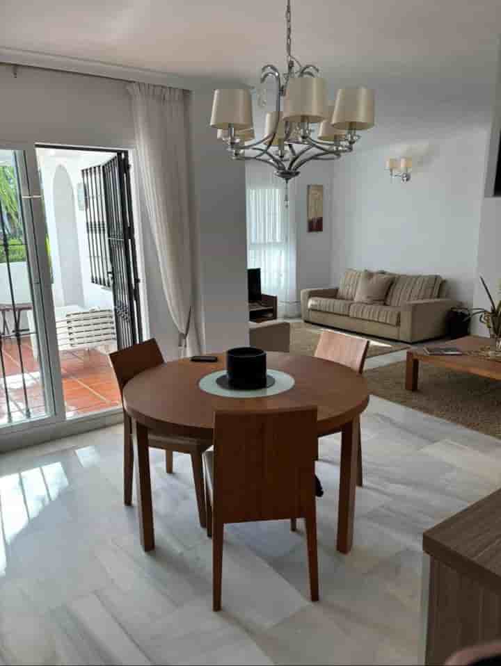 Apartment for rent in Nueva Andalucía