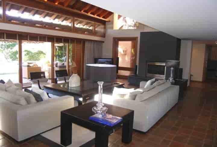 House for sale in Nueva Andalucia