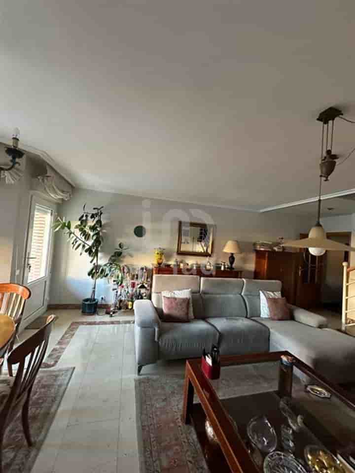 House for sale in Leon