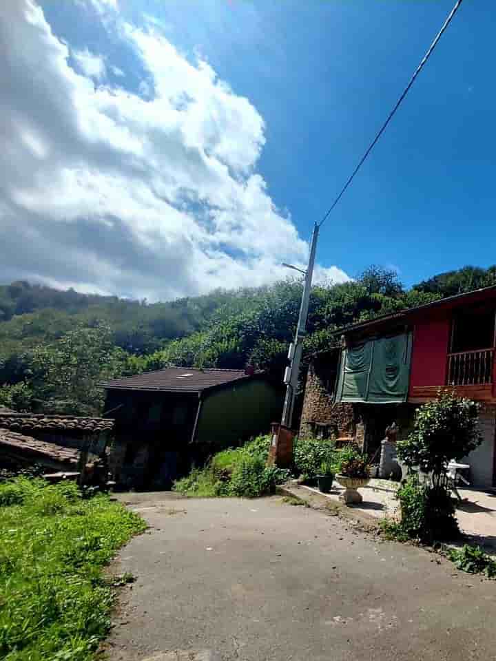 Casa en venta en Riosa