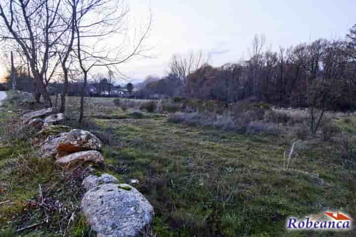 House for sale in Navaluenga