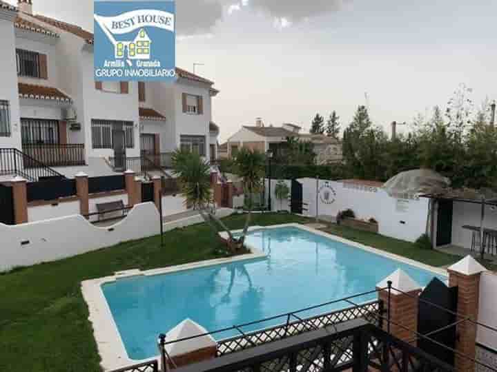 Casa en venta en La Zubia