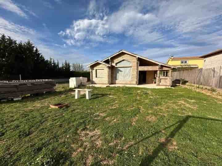 House for sale in Chiloeches