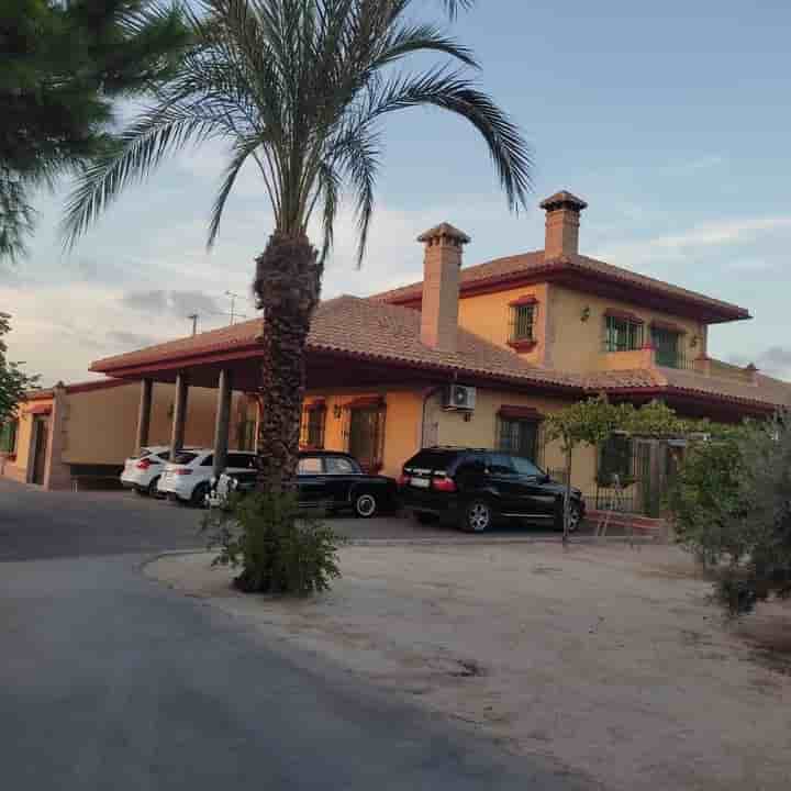 Maison à louer à Jerónimo y Avileses