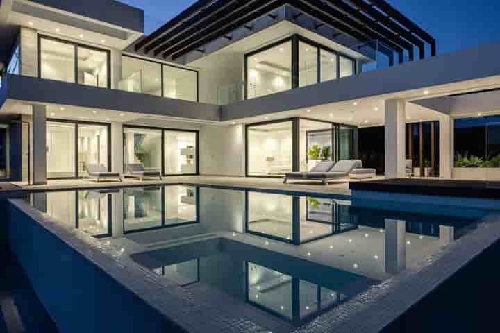 House for sale in Estepona