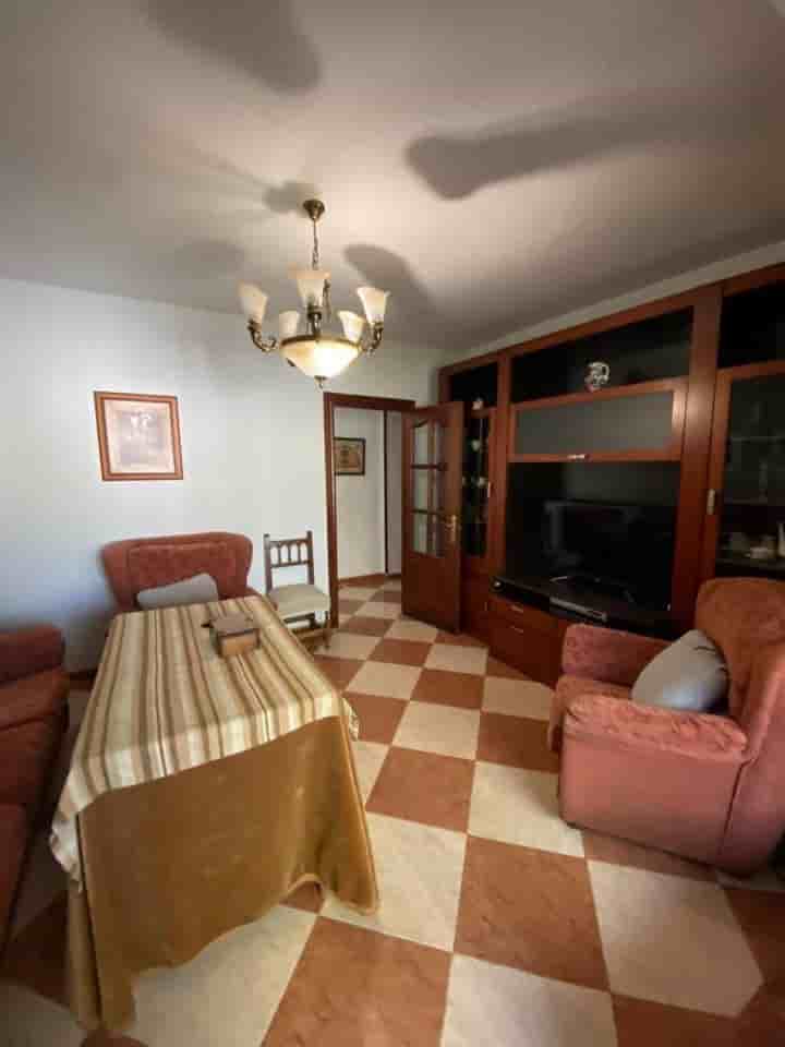 Apartamento para arrendar em Joaquina Eguaras