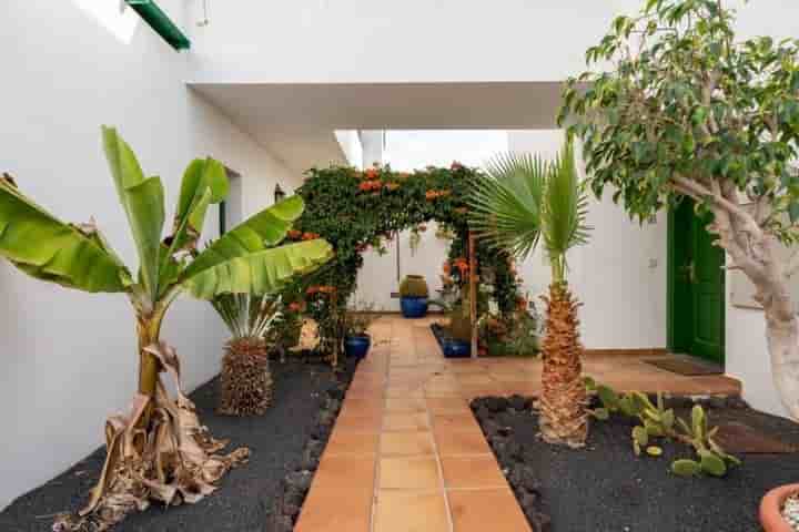 House for sale in Yaiza