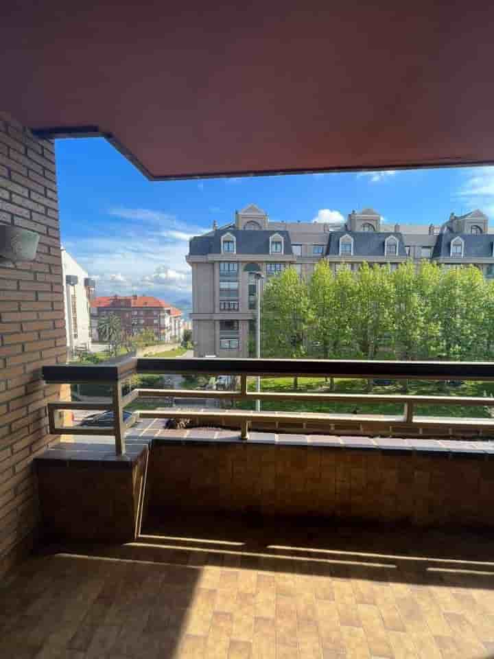 Apartamento para arrendar em Santander