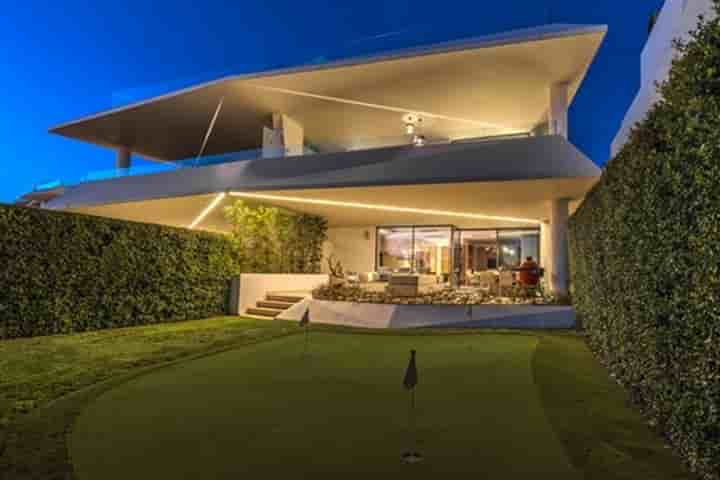 House for sale in Nueva Andalucia