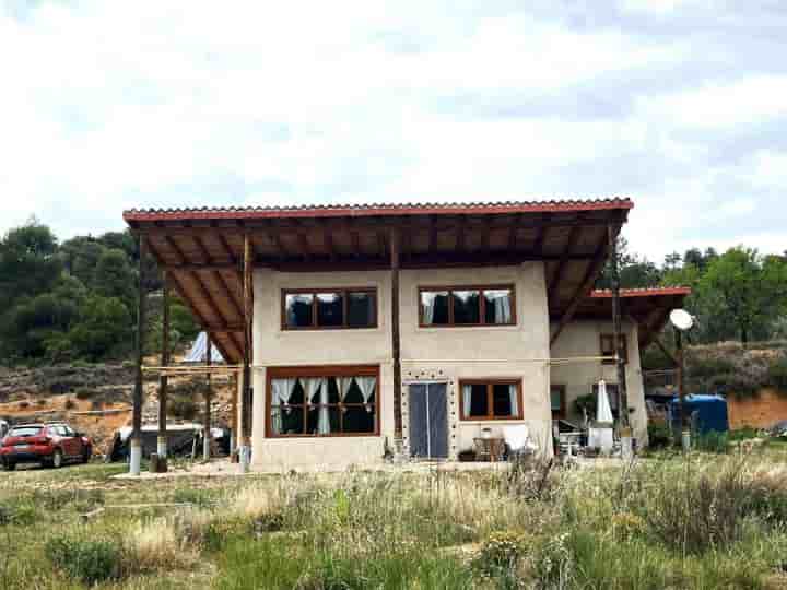 House for sale in Cretas