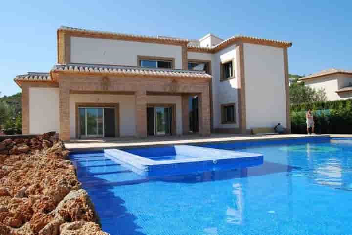 House for sale in Partida Comunes-Adsubia