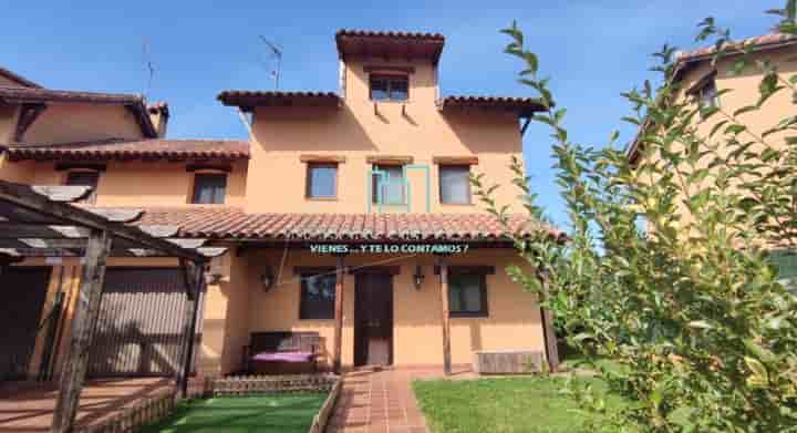 House for sale in Valverde de la Virgen