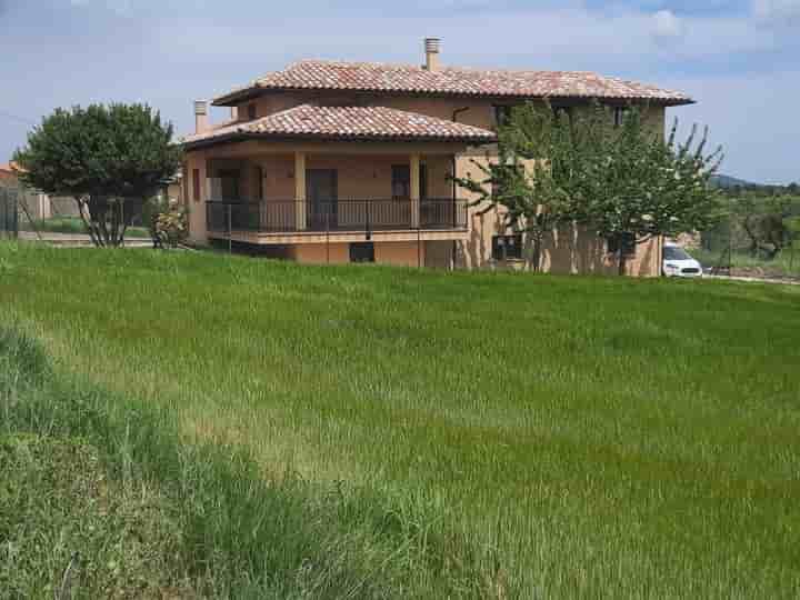 House for sale in Monroyo