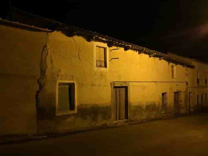 Haus zum Verkauf in Villalba de los Alcores