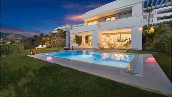 House for sale in Estepona