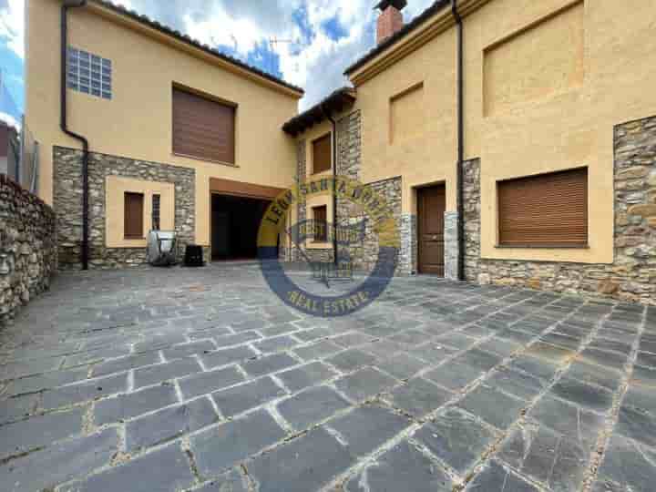 House for sale in Vegaquemada