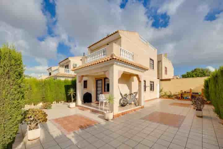 House for sale in El Chaparral