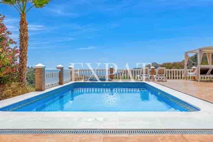 House for sale in Sayalonga