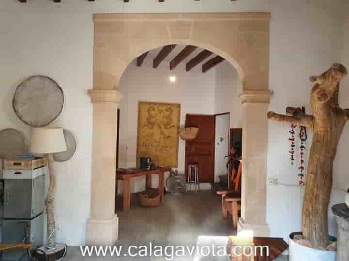 House for sale in Es Llombards