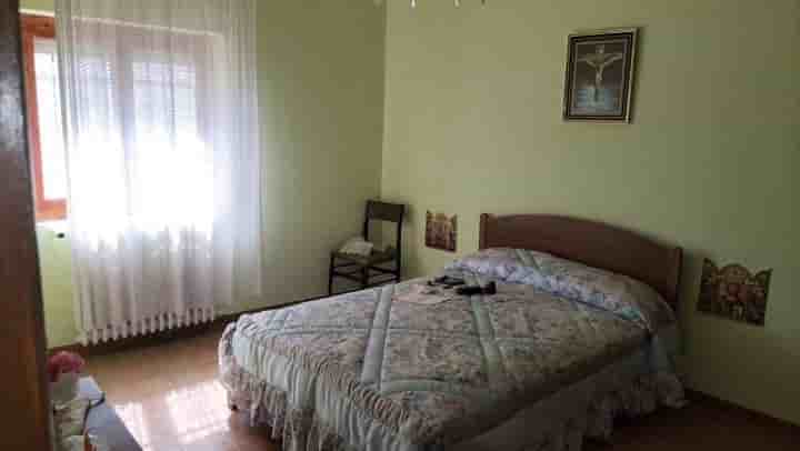 House for sale in Fuentes de Nava