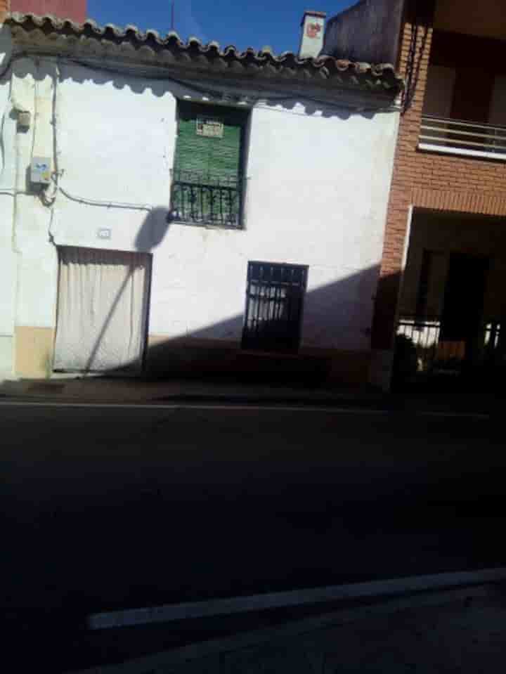 Casa en venta en Torrelobatón