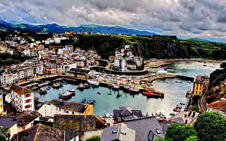 House for sale in Luarca