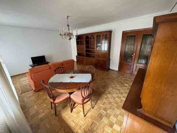 Apartamento para arrendar em Segovia