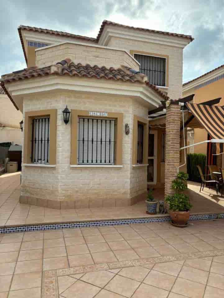 House for sale in Urbanizaciones