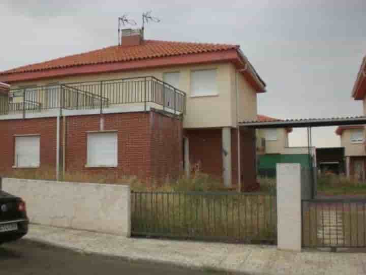 Maison à vendre à Villaverde de Medina