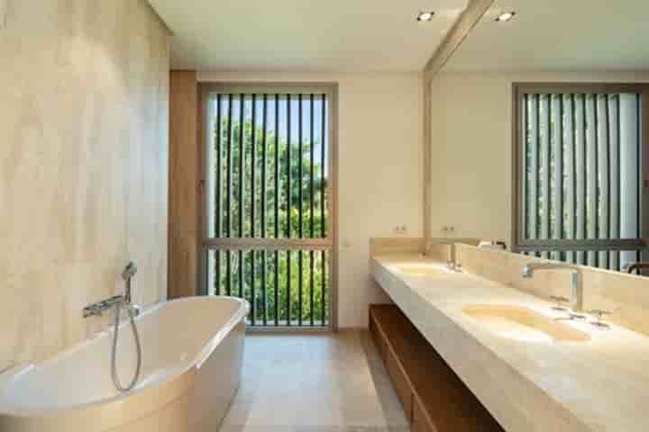 House for sale in Casares