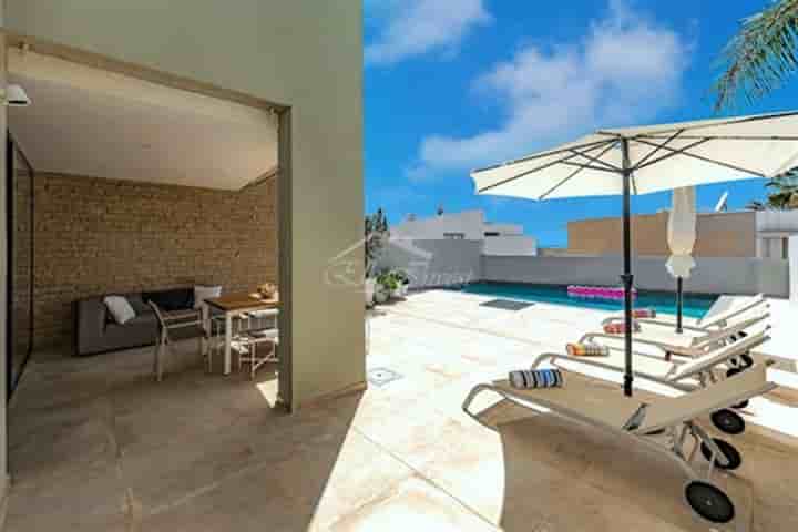 House for sale in La Caleta