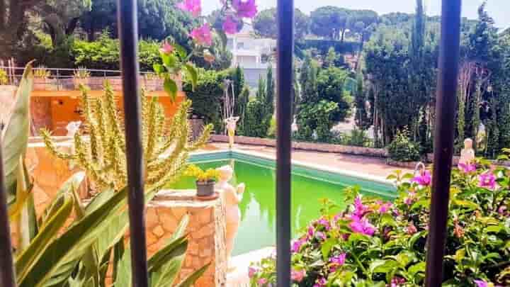 House for sale in Casc Antic