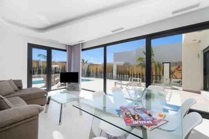 House for sale in Benijófar