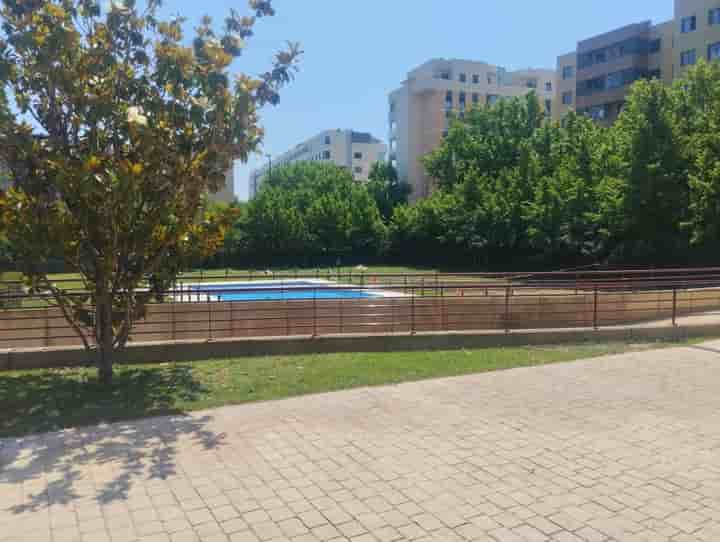 Apartamento en alquiler en Miralbueno