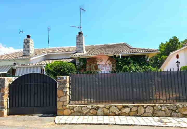 Casa en venta en Navalperal de Pinares